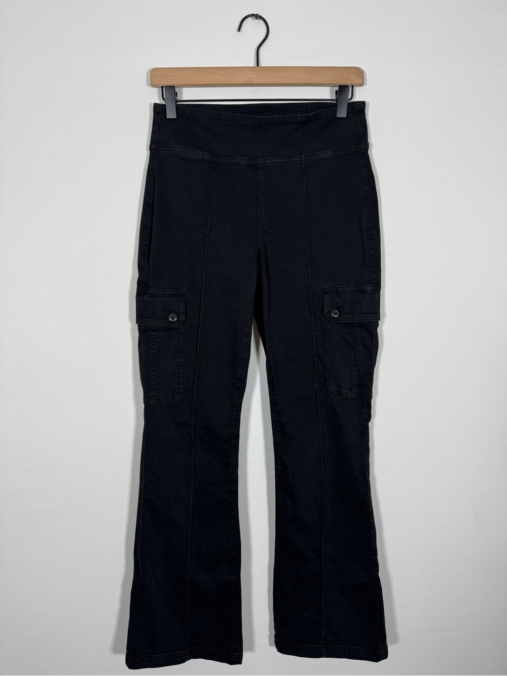 WP144 {American Eagle} Black Pull On Elastic Waist Cargo Bootcut Khaki Pants